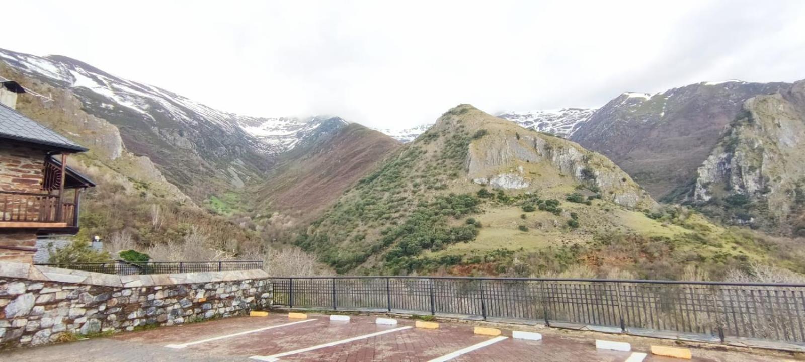 Апартаменты El Mirador Del Rosal Понферрада Экстерьер фото
